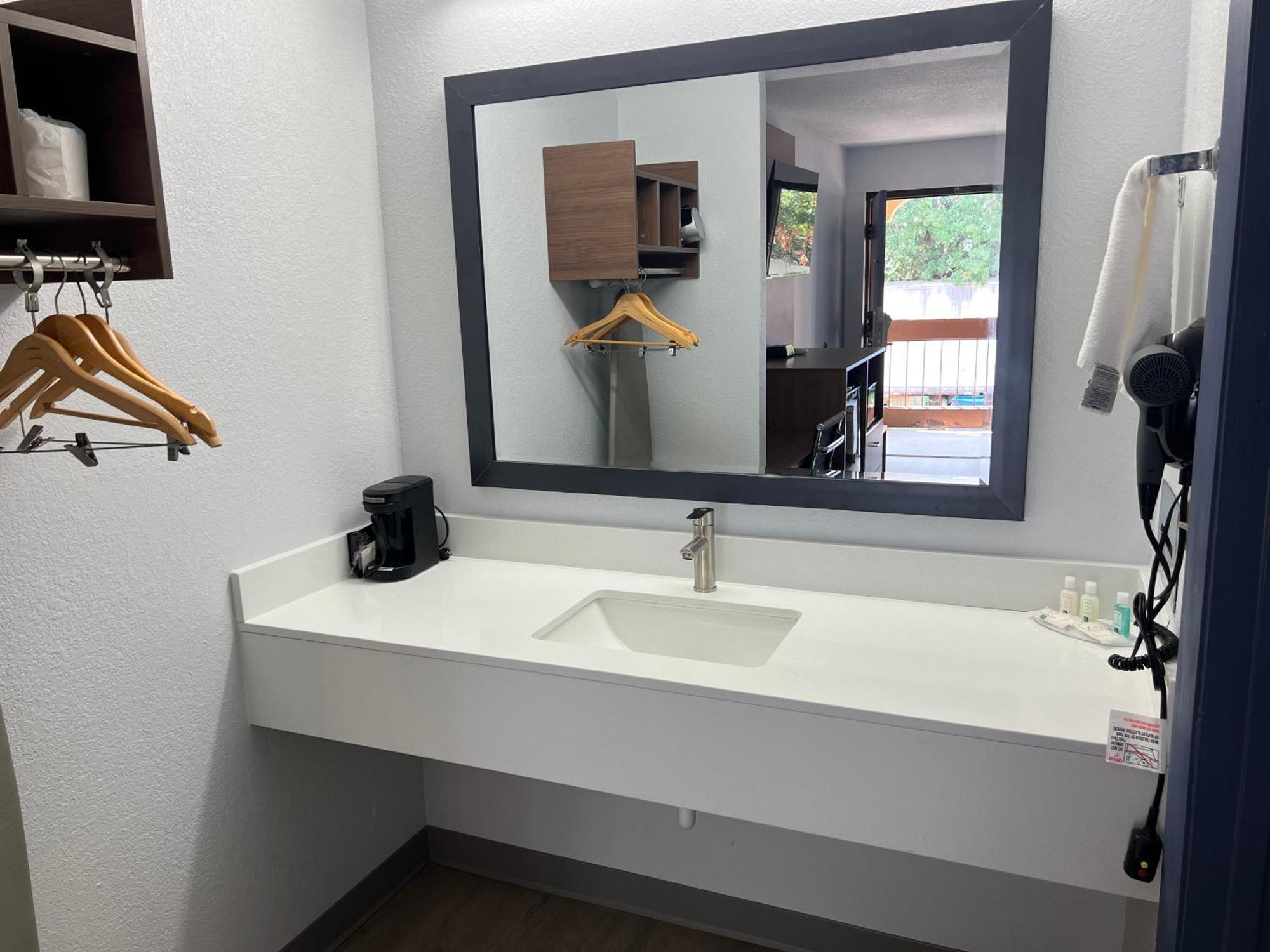 Quality Inn Madison - Huntsville Εξωτερικό φωτογραφία